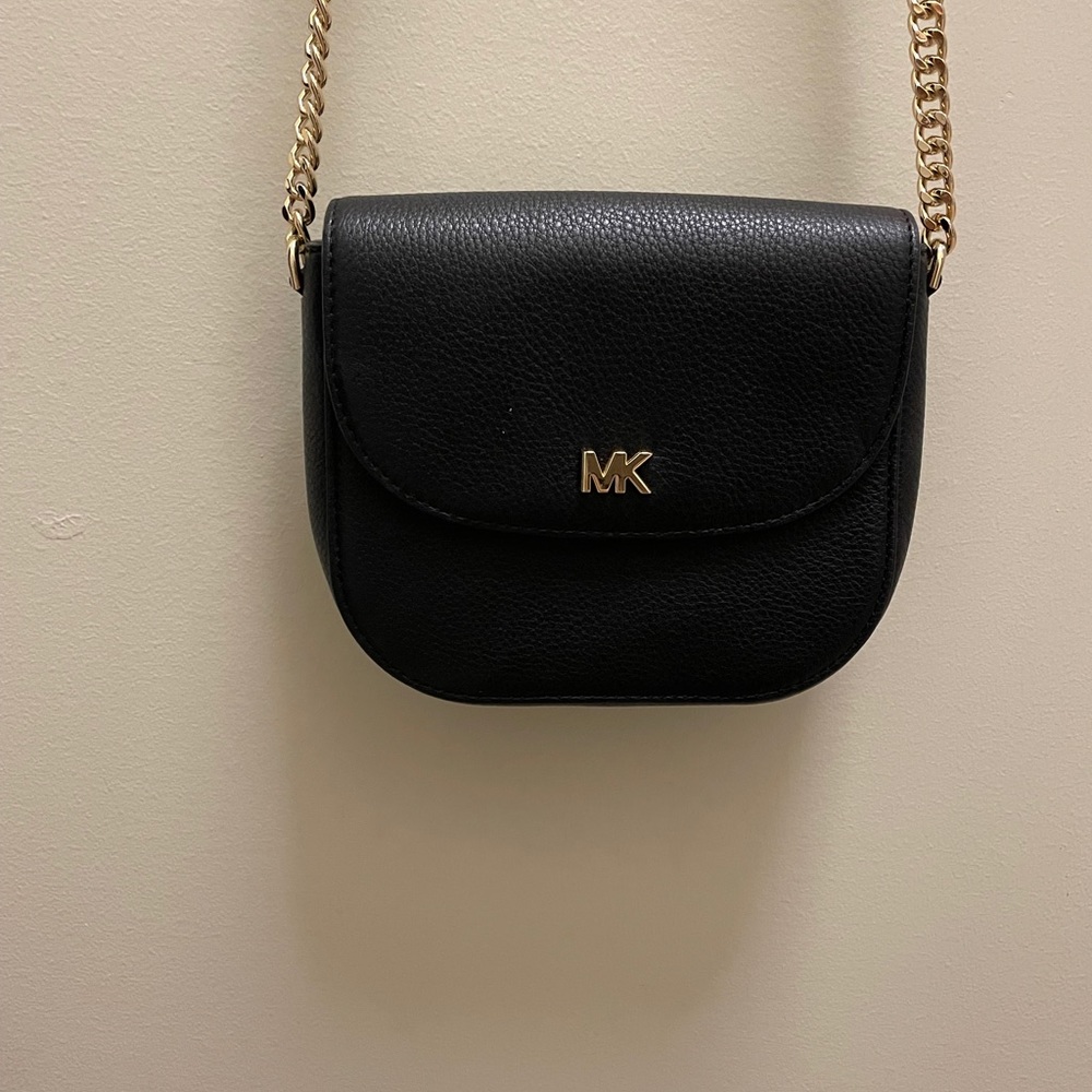 Like new michael kors black crossbody bag